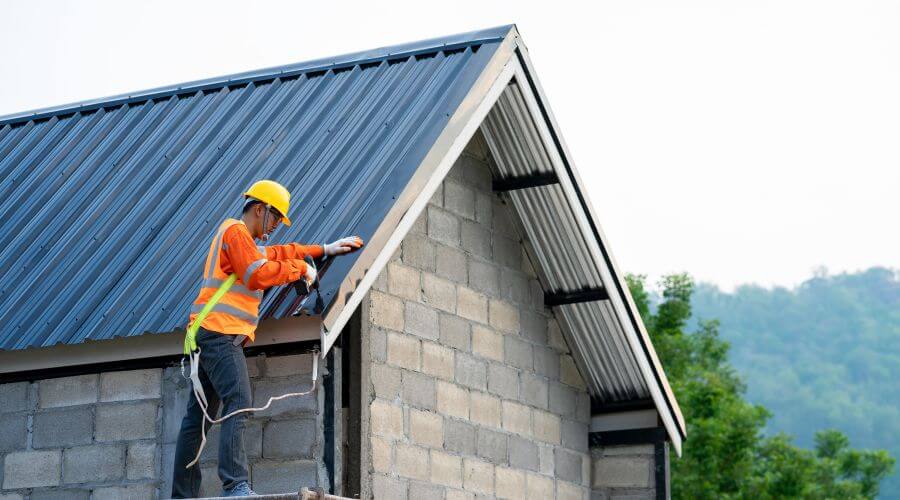 Expert top industrial roofings services in Kincaid, KS